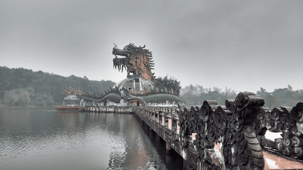 Thuy Tien Lake has been highlighted by respected global media as one of the most captivating abandoned places on Earth (Source: Pexels)